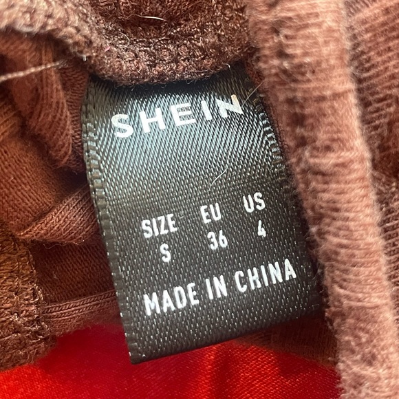 Knot Side Cut Out Waist Skirt size small - Picture 3 of 3